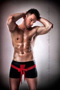 Блестящие мужские шорты с бантом Passion 001 SHORT black XXL/XXXL - Passion, S\M